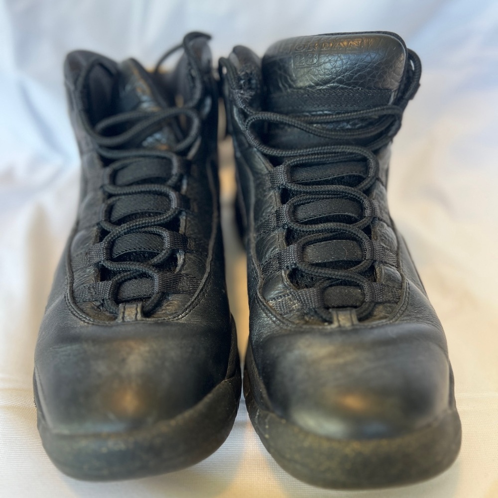 Nike Air Jordan Retro 10 NYC New York City Black and Gold 6.5Y